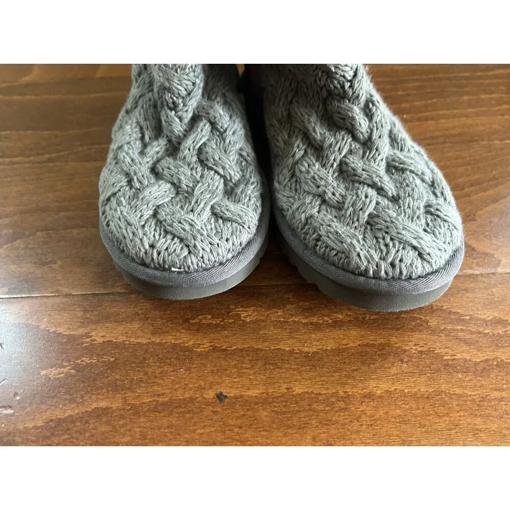 UGG Australia Isla Gray Cable‎ Knit Winter Boots Ribbon Lace Tie Women’s Size 7